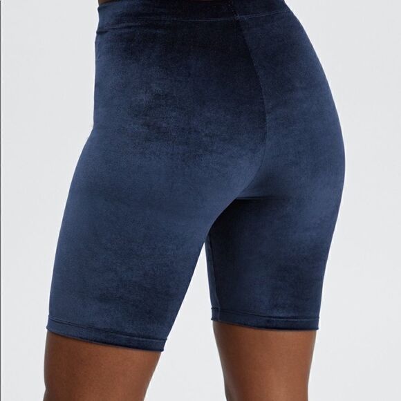 NWT Fabletics High Waisted Velour Velvet Bike Biker 9” Short Navy Blue ~ S Small - Picture 2 of 9